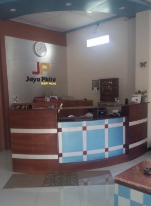 cropped-cropped-jp-front-desk.jpg